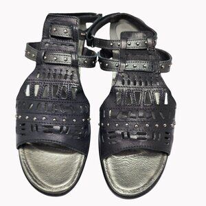 Naot Womens size 8 Sandals Black Leather Studded EU 39 US